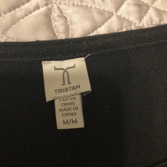 Sweater dress with embroidered sleeves detail - Picture 4 of 5